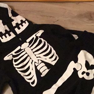 Toddler 1.5-2y skeleton sweatsuit